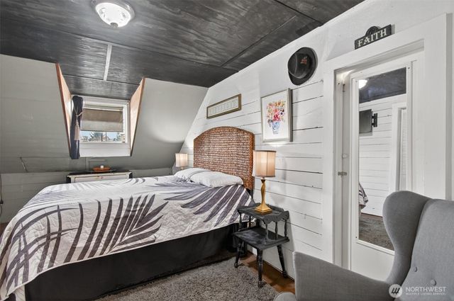 8 Fairgrounds Road, Skamokawa, WA 98647