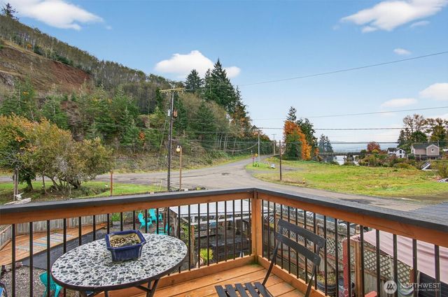 8 Fairgrounds Road, Skamokawa, WA 98647