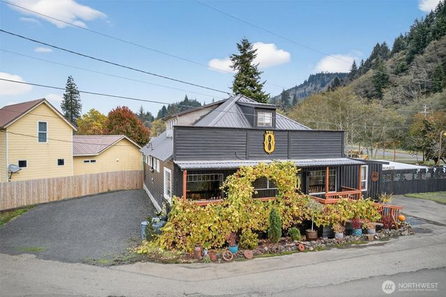 8 Fairgrounds Road, Skamokawa, WA 98647