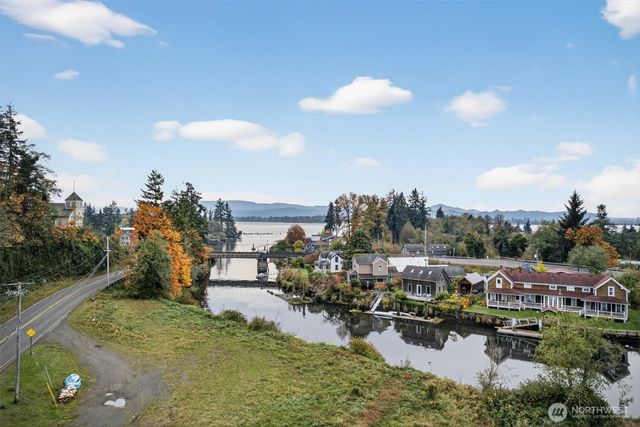 8 Fairgrounds Road, Skamokawa, WA 98647