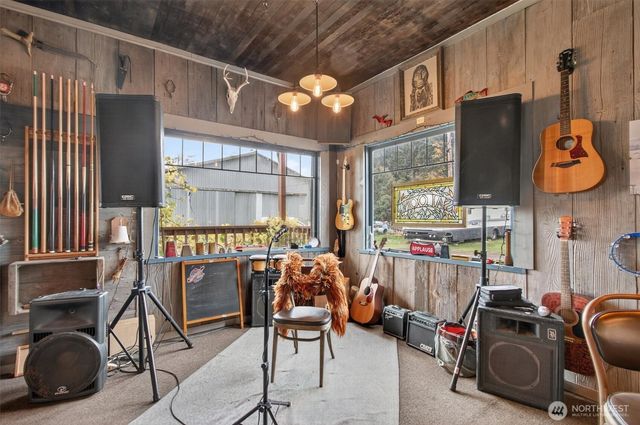 8 Fairgrounds Road, Skamokawa, WA 98647