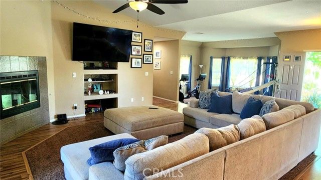 4638 W Avenue M10, Quartz Hill, CA 93536