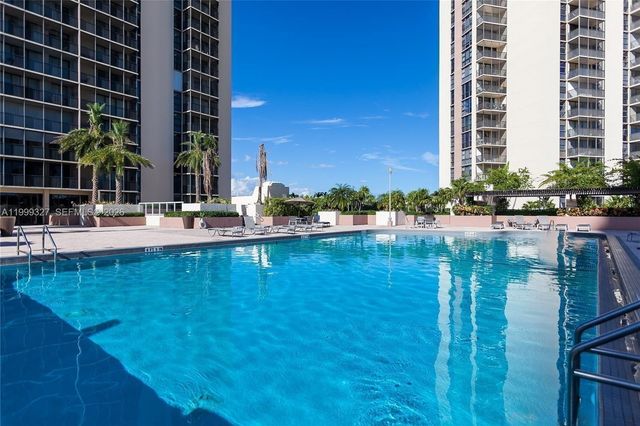 20335 W Country Club Drive 206, Aventura, FL 33180