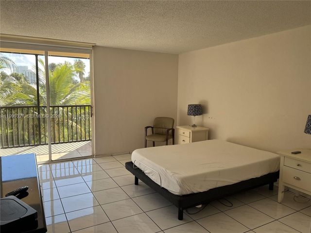 20335 W Country Club Drive 206, Aventura, FL 33180