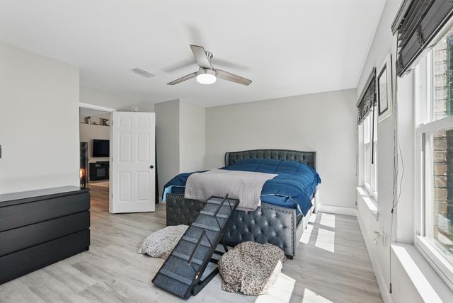 1004 Freeport Court, Mary Esther, FL 32569