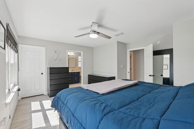 1004 Freeport Court, Mary Esther, FL 32569