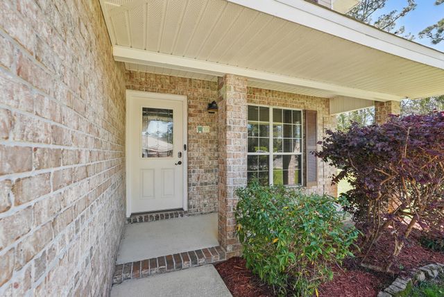1004 Freeport Court, Mary Esther, FL 32569