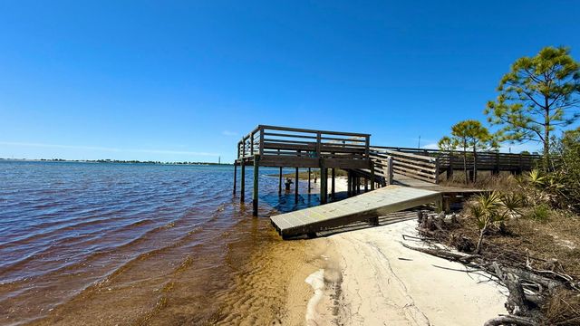 1004 Freeport Court, Mary Esther, FL 32569