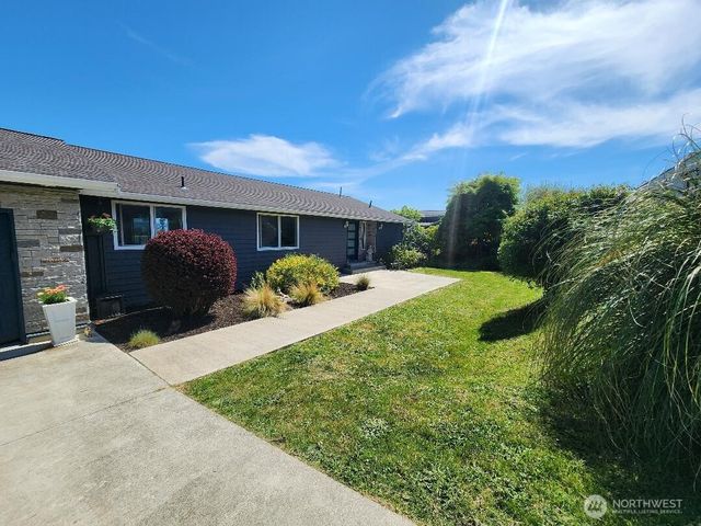 1497 Thompson Drive, Camano Island, WA 98282