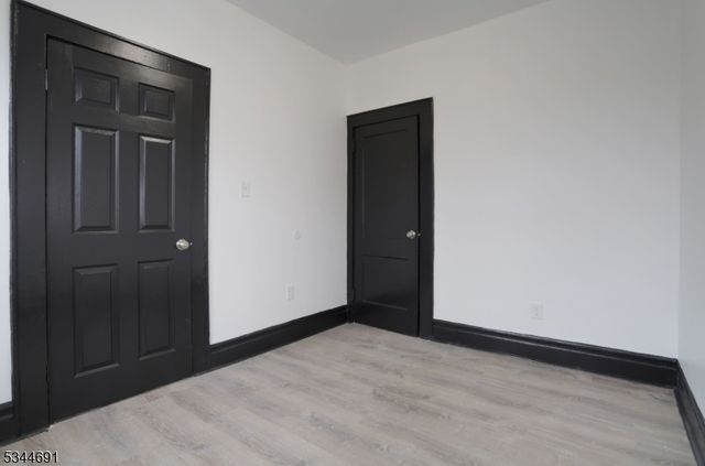 445 S 15th St, Newark City, NJ 07103