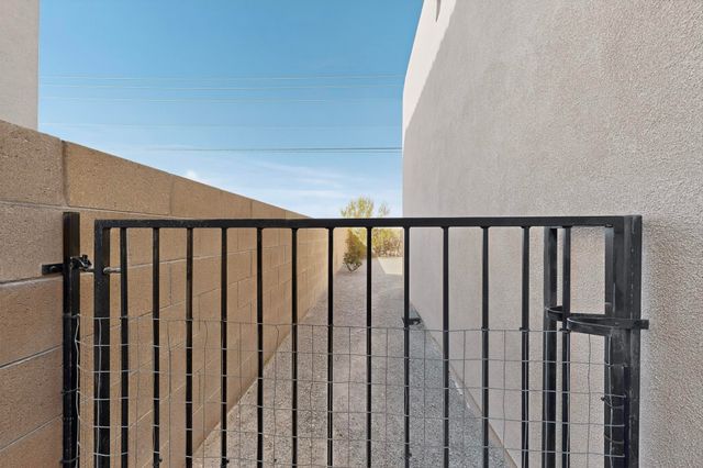 11028 Maravillas Drive NW, Albuquerque, NM 87114