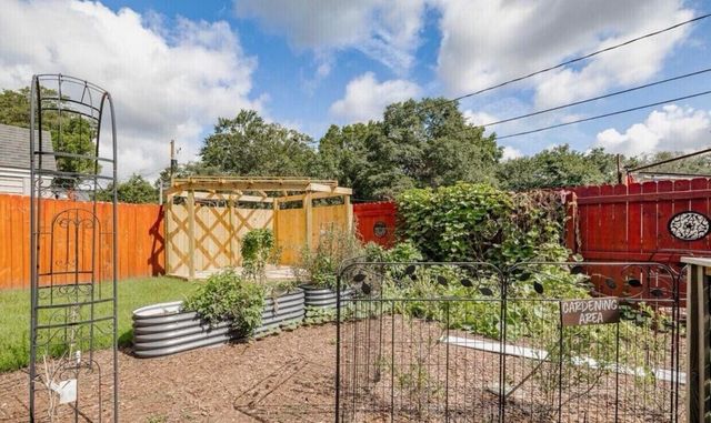 24 Sycamore Avenue, Charleston, SC 29407