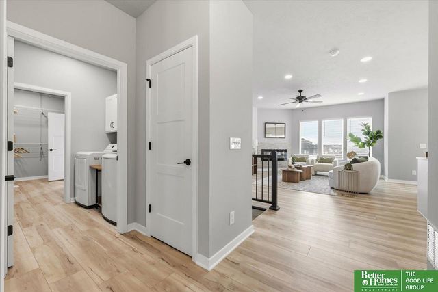 12004 S 107 Avenue, Papillion, NE 68046