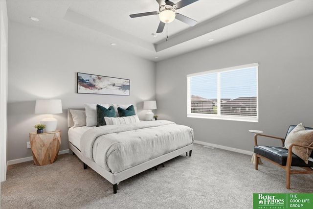 12004 S 107 Avenue, Papillion, NE 68046