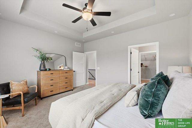 12004 S 107 Avenue, Papillion, NE 68046