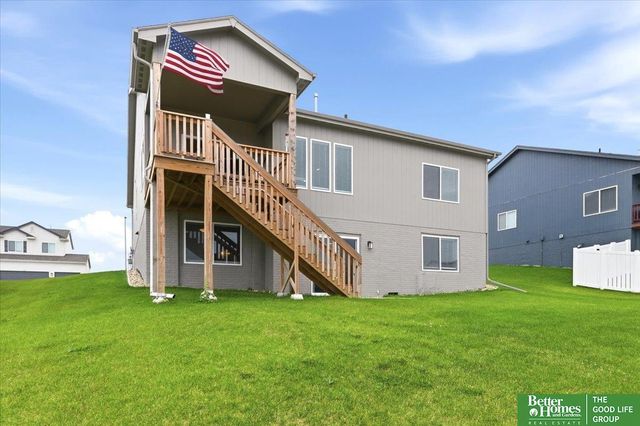 12004 S 107 Avenue, Papillion, NE 68046