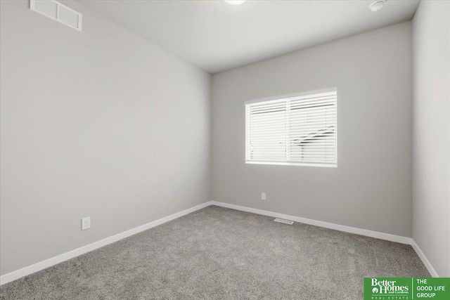12004 S 107 Avenue, Papillion, NE 68046