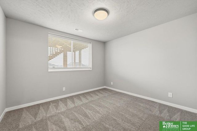 12004 S 107 Avenue, Papillion, NE 68046