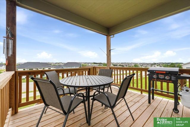 12004 S 107 Avenue, Papillion, NE 68046