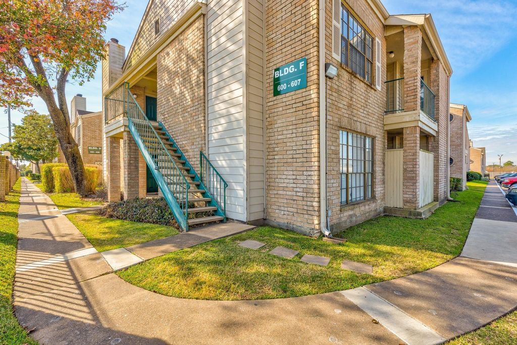 14600 Fonmeadow Drive 607, Houston, TX 77035