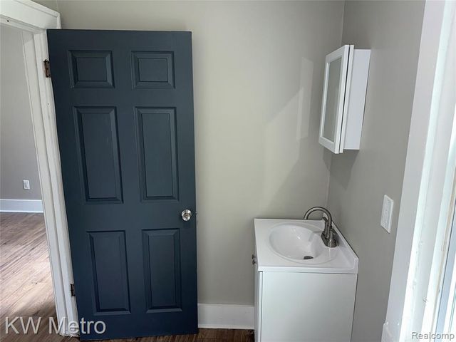 3289 W Northwestern Street, Detroit, MI 48206