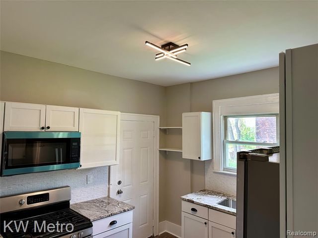 3289 W Northwestern Street, Detroit, MI 48206