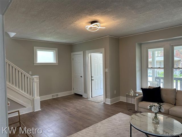 3289 W Northwestern Street, Detroit, MI 48206