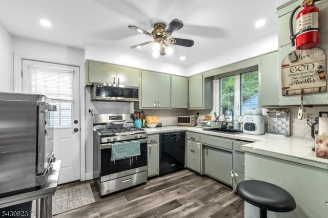 958 Leland Ave, Plainfield City, NJ 07062