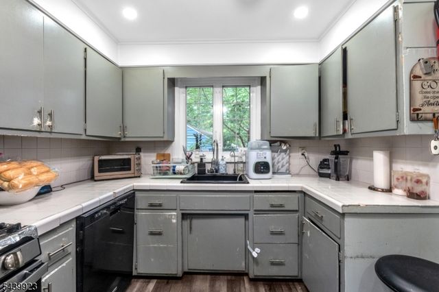 958 Leland Ave, Plainfield City, NJ 07062