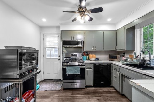 958 Leland Ave, Plainfield City, NJ 07062
