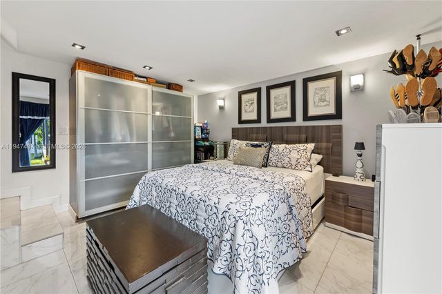 117 SW 6th St, Hallandale Beach, FL 33009