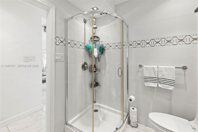 117 SW 6th St, Hallandale Beach, FL 33009