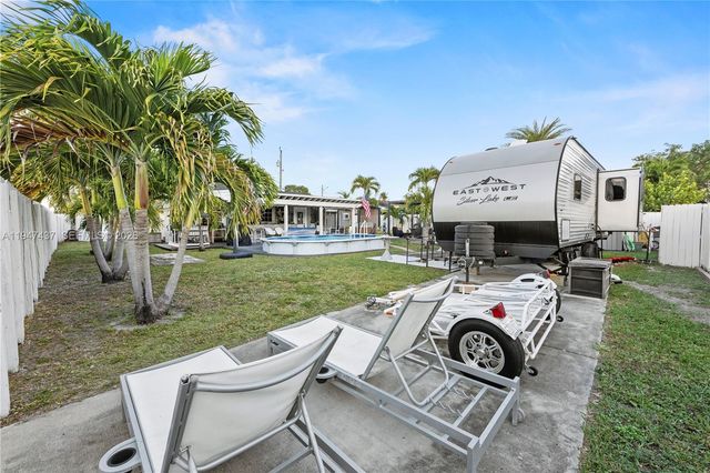 117 SW 6th St, Hallandale Beach, FL 33009