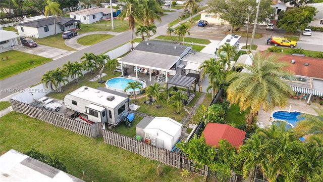117 SW 6th St, Hallandale Beach, FL 33009