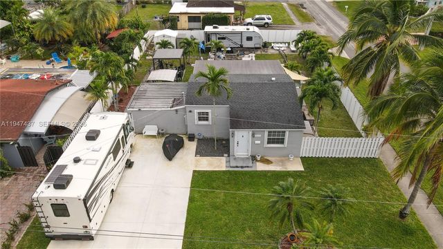 117 SW 6th St, Hallandale Beach, FL 33009