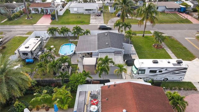 117 SW 6th St, Hallandale Beach, FL 33009