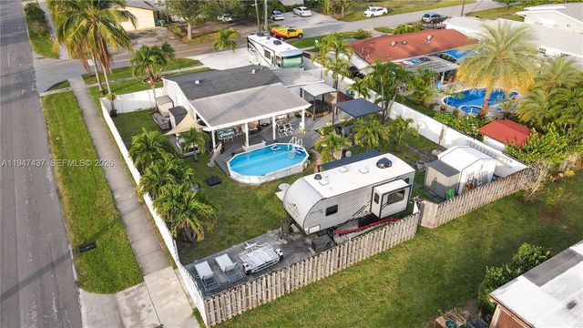 117 SW 6th St, Hallandale Beach, FL 33009