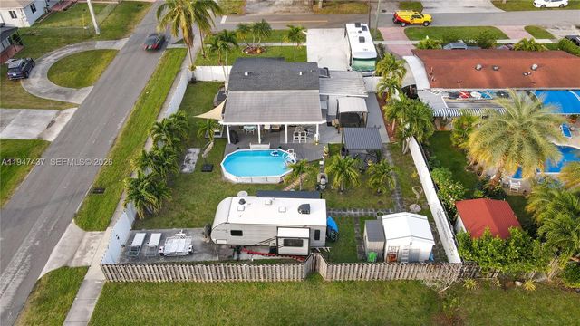 117 SW 6th St, Hallandale Beach, FL 33009