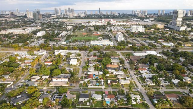 117 SW 6th St, Hallandale Beach, FL 33009