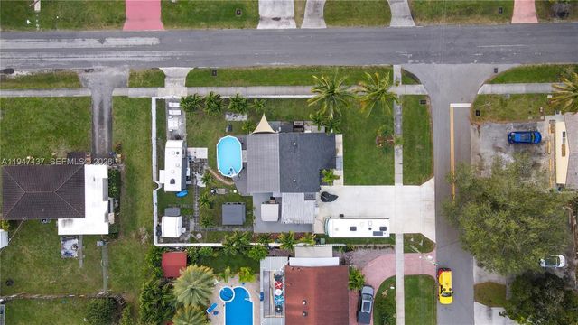 117 SW 6th St, Hallandale Beach, FL 33009