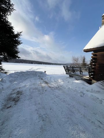 529 Beach Road, Pittsburg, NH 03592