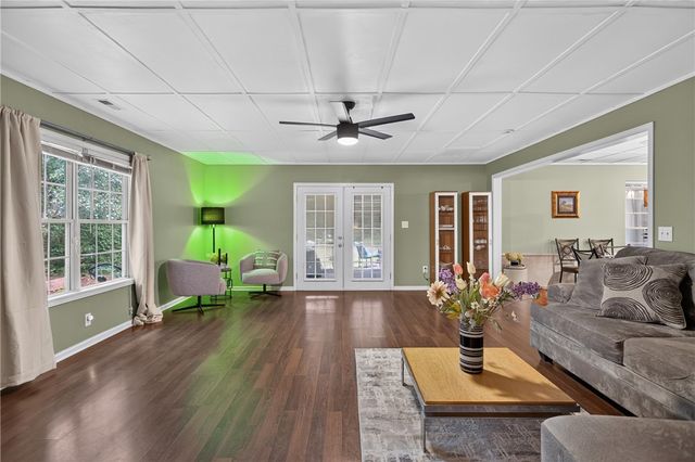 229 Cub Cove Drive, Walhalla, SC 29691