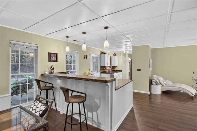 229 Cub Cove Drive, Walhalla, SC 29691