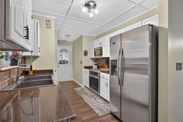 229 Cub Cove Drive, Walhalla, SC 29691