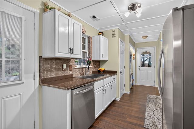 229 Cub Cove Drive, Walhalla, SC 29691