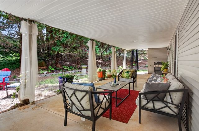 229 Cub Cove Drive, Walhalla, SC 29691