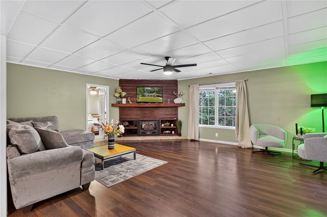 229 Cub Cove Drive, Walhalla, SC 29691