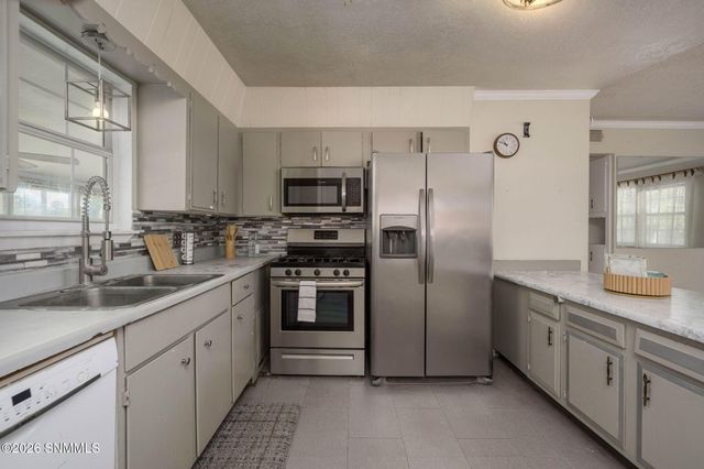 925 Delta Drive, Las Cruces, NM 88001