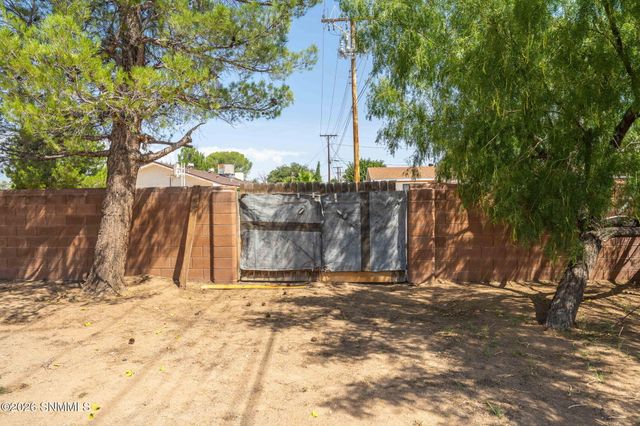 925 Delta Drive, Las Cruces, NM 88001