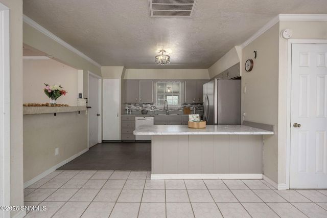 925 Delta Drive, Las Cruces, NM 88001